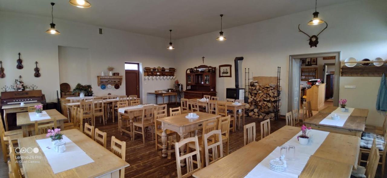 Hostinec U Zamecku Klokocov Bagian luar foto